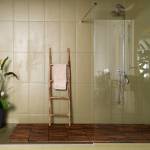 Choisir entre une douche à l'italienne et une baignoire îlot