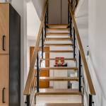 Installation d'un escalier en bois 