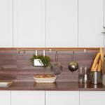 Le nouveau plan de travail,élément central de la rénovation de cuisine, allie esthétisme et praticité pour une cusine fonctionnelle et élégante.