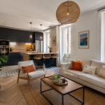 Salon rénové dans un appartement à La Ciotat après travaux