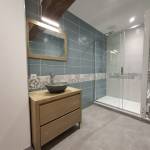  Salle de bain avec baignoire remplacée par une douche - Ambérieu-en-Bugey Bourg-en-Bresse Meximieux 01