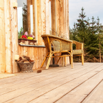 Terrasse en résine : ses avantages, caractéristiques et inconvénients à connaître