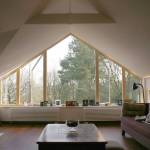 Fenêtre triangulaire en pignon grand format