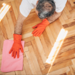 Entretien du parquet en bois : astuces et conseils pour un nettoyage efficace