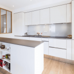 Rénovation de cuisine avec verrière intérieure - Nantes 44