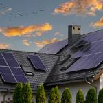 Installation de panneaux solaire sur une maison à Tours.