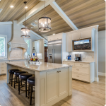 Comment aménager une cuisine avec un plafond incliné ? - Lécousse 35133