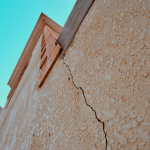 Fissure en façade : les signes à ne pas négliger