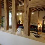 Poutres apparentes nettoyées et rénovées dans une maison ancienne - Cholet 49