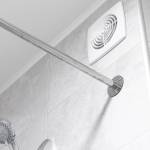 Une ventilation dans la salle de bain.