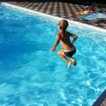 Entretenir sa piscine pendant la canicule 