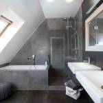 Aménager une salle de bains sous combles