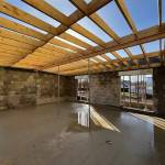 Charpente en traditionnel avec sa poutre maîtresse de grande portée en lamellé collé - Nantes (44)