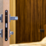 Comment sécuriser la porte d’entrée de son logement ? 