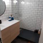 Rénovation de salle de bains : comment choisir son revêtement mural ?