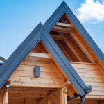 Une charpente rénovée pour garantir la solidité et la longévité de votre maison.