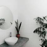 5 solutions pour agrandir visuellement sa salle de bain