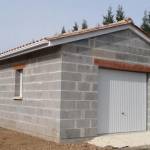 Construction d'un garage en parpaings, non attenant à la maison