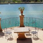 Un garde-corps de terrasse traditionnel et chic.