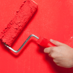 Peindre un mur avec La Maison Des Travaux Saint-Quentin