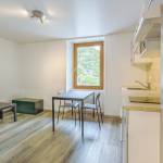 Appartement de 27m2 à Tencin. Peu de meubles pour garder un bel espace