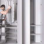 Maximiser l'Espace avec des Placards Sur-Mesure dans des Espaces Restreints